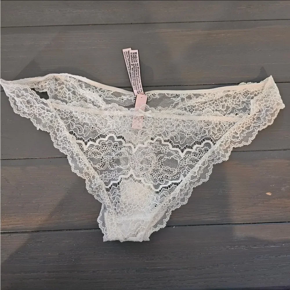Victoria's Secret Dream Angels Cocunut White Thong Panty Size Large
